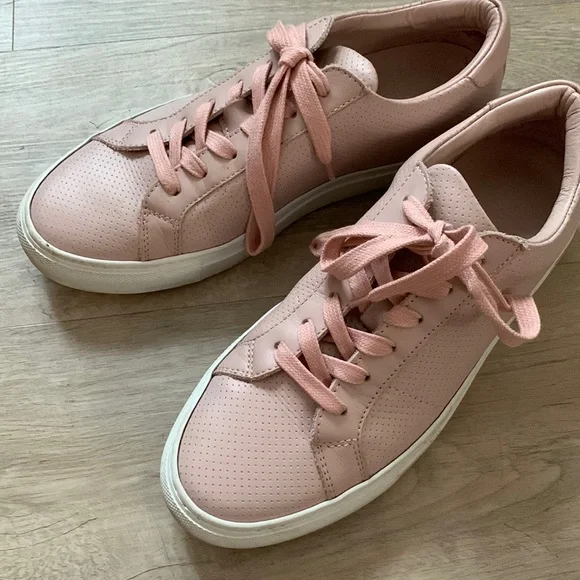 Greats Shoes Greats Perforated Sneakers Size Us Poshmark